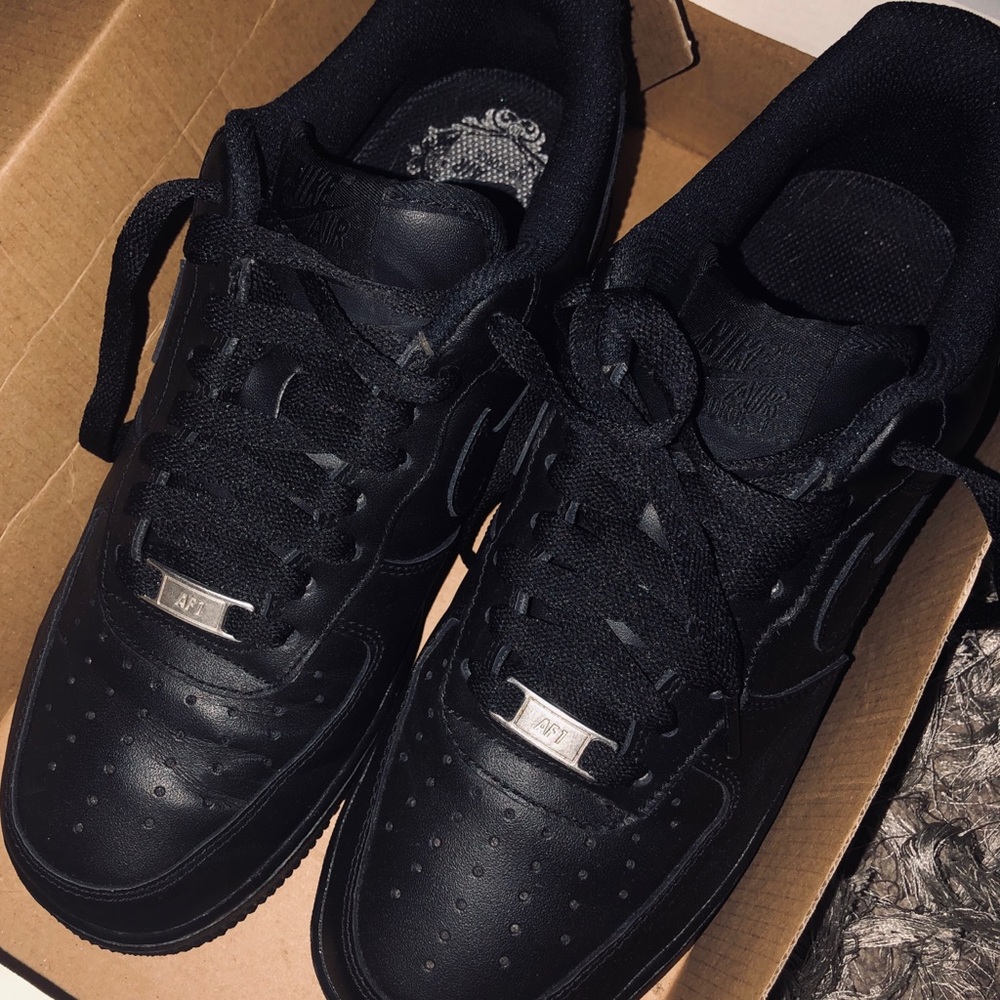 NIKE AIR FORCE